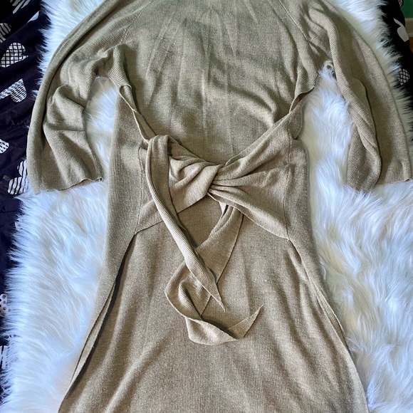 Sweater Dress with belt - Picture 8 of 8